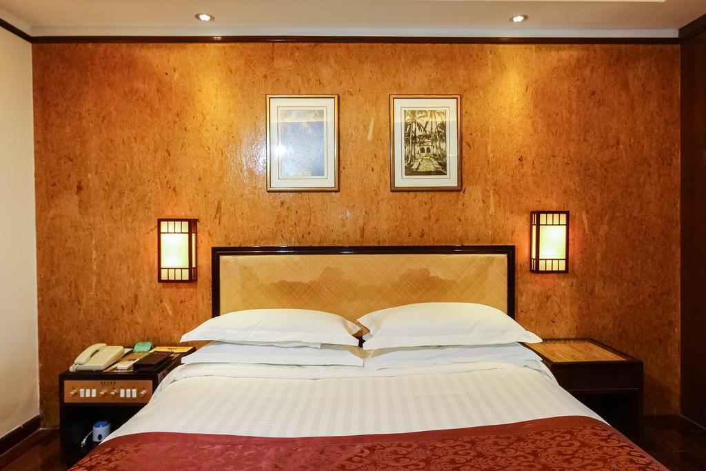 Yihe Hotel Canton Esterno foto